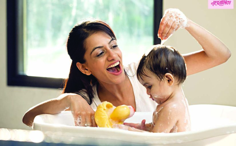 ११ टिप्स नवजात शिशुला आंघोळ घालण्याच्या