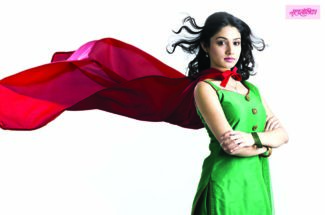 सुपर वुमन बनत चाललेल्या गृहिणी